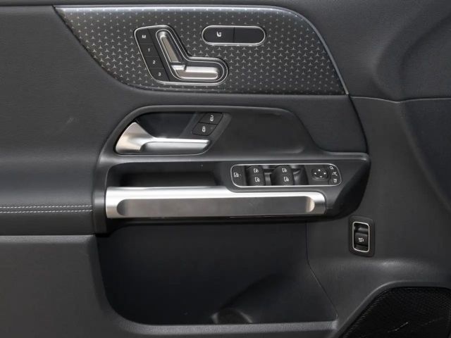 Mercedes-Benz EQB 300