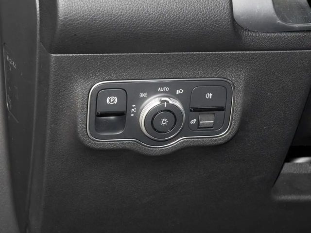 Mercedes-Benz EQB 300