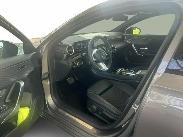Mercedes-Benz A 220
