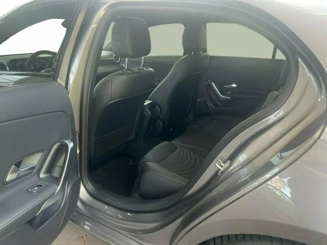 Mercedes-Benz A 220