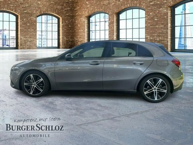 Mercedes-Benz A 220