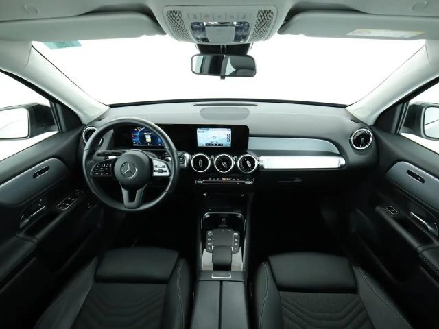 Mercedes-Benz GLB 220