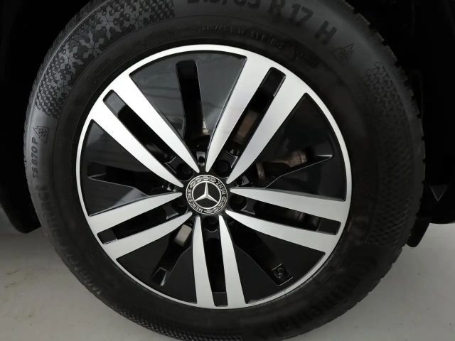 Mercedes-Benz GLB 220
