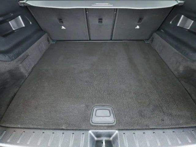 Mercedes-Benz GLB 220
