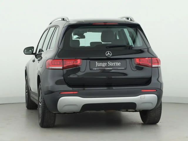 Mercedes-Benz GLB 220