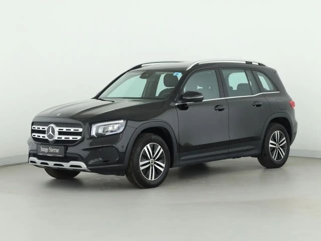 Mercedes-Benz GLB 220