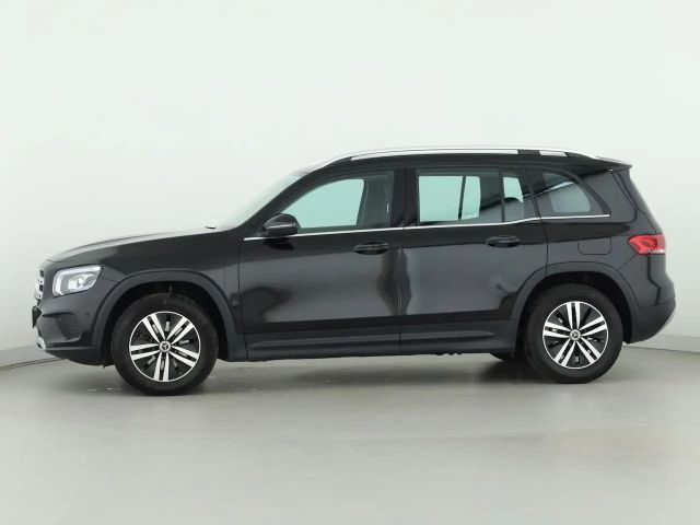 Mercedes-Benz GLB 220