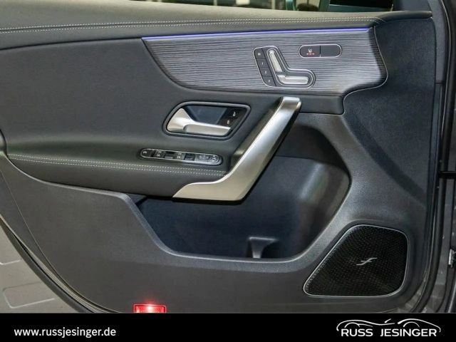 Mercedes-Benz A 220
