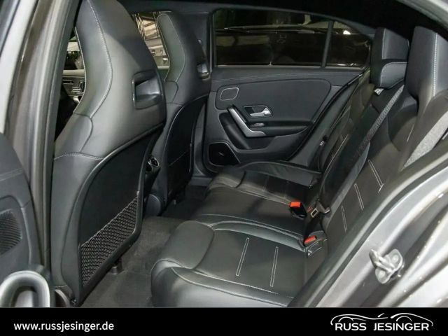 Mercedes-Benz A 220