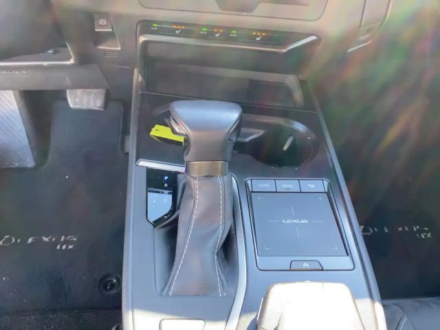 Lexus UX 250h