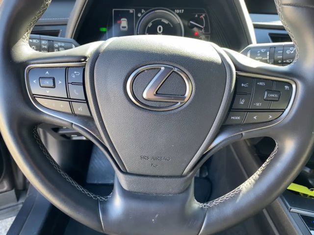 Lexus UX 250h