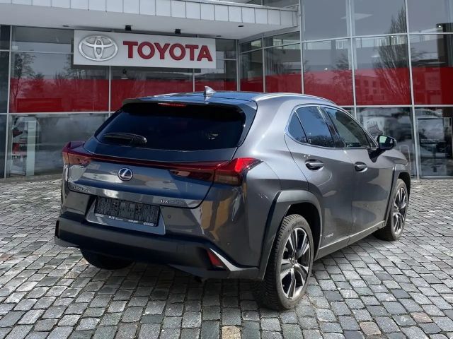 Lexus UX 250h