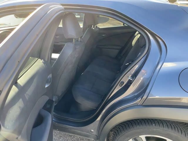 Lexus UX 250h