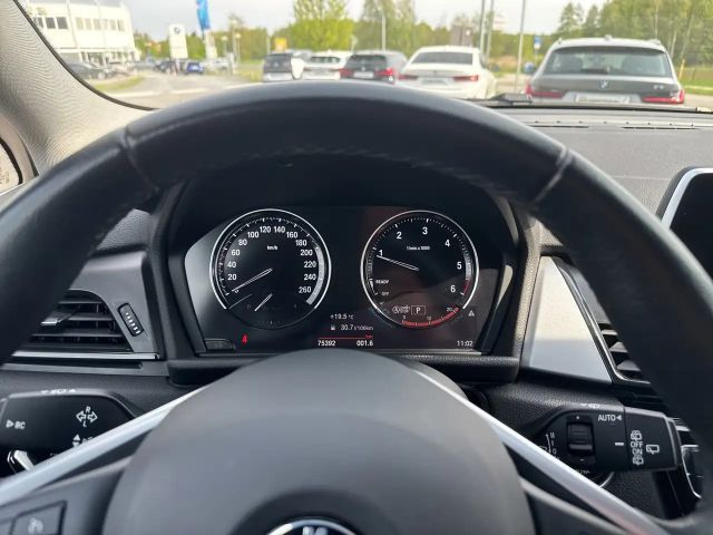BMW 218
