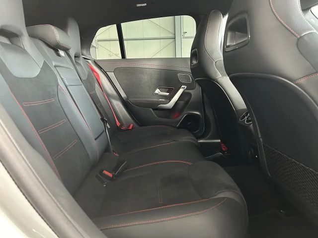 Mercedes-Benz CLA 45 AMG