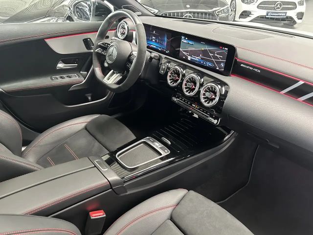 Mercedes-Benz CLA 45 AMG