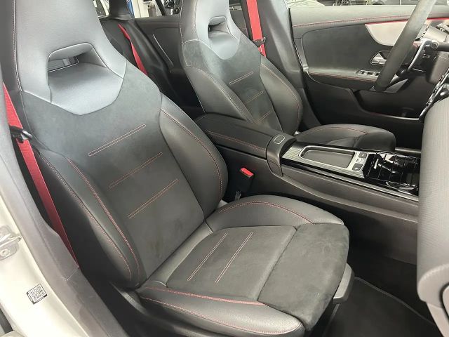 Mercedes-Benz CLA 45 AMG