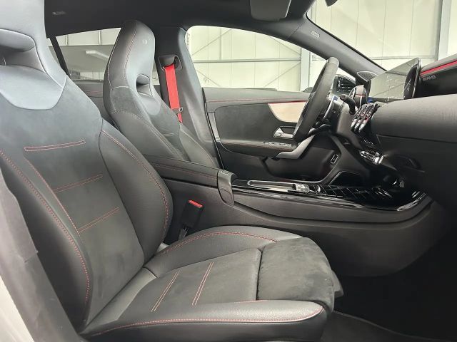 Mercedes-Benz CLA 45 AMG
