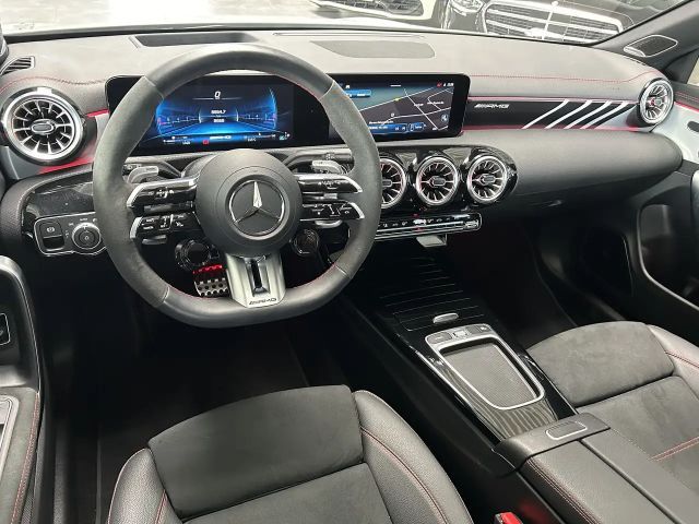 Mercedes-Benz CLA 45 AMG