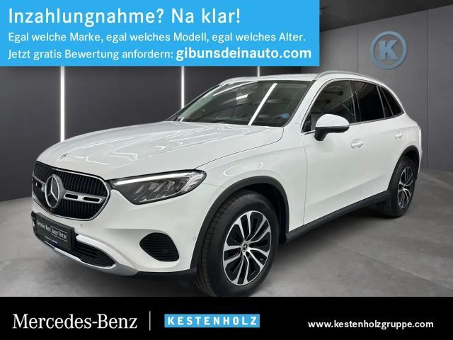Mercedes-Benz GLC 200 2023 Benzine