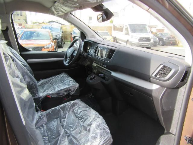 Peugeot Traveller