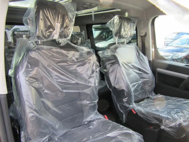 Peugeot Traveller