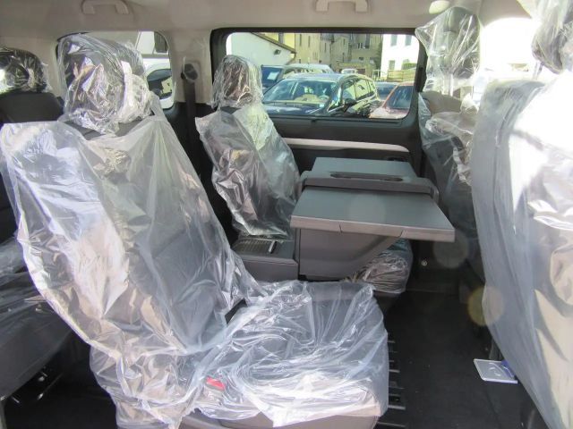 Peugeot Traveller