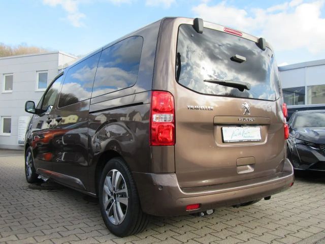 Peugeot Traveller
