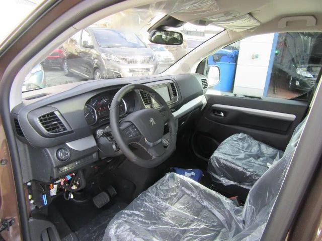 Peugeot Traveller
