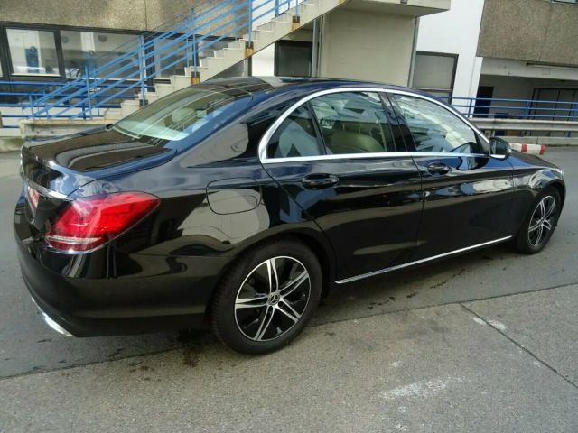Mercedes-Benz C 220
