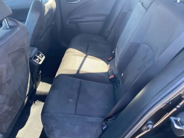 Lexus UX 250h