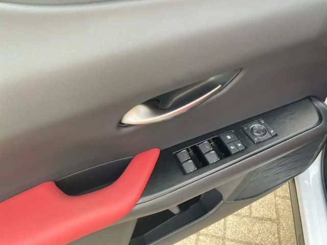Lexus UX 250h