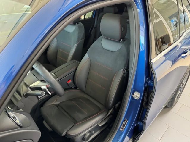 Mercedes-Benz GLB 220