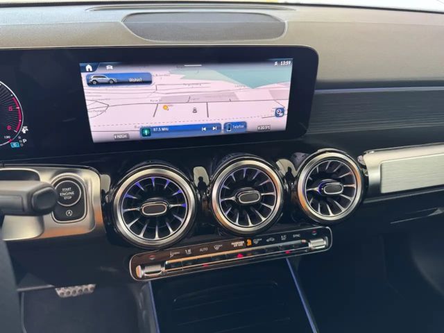 Mercedes-Benz GLB 220