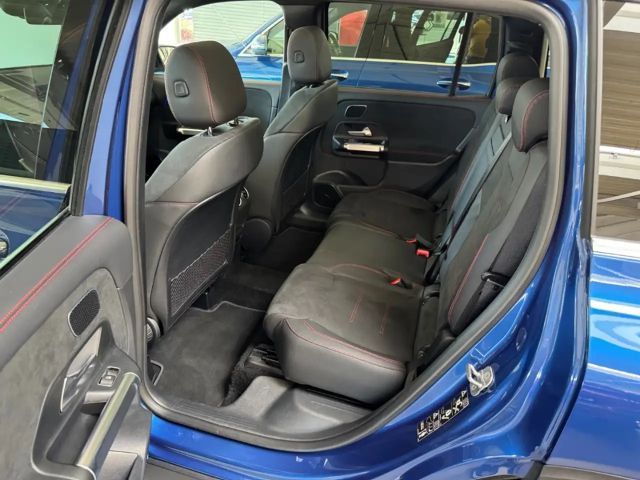 Mercedes-Benz GLB 220