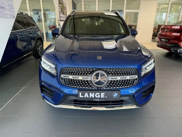 Mercedes-Benz GLB 220