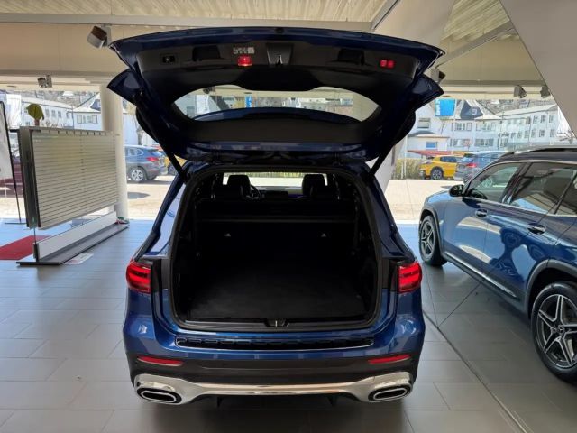 Mercedes-Benz GLB 220