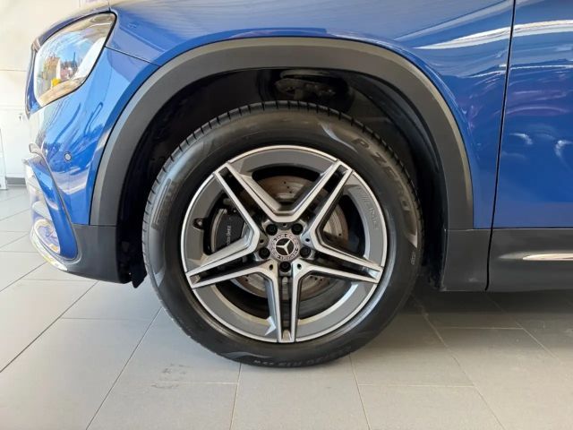 Mercedes-Benz GLB 220