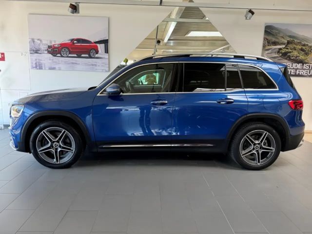 Mercedes-Benz GLB 220