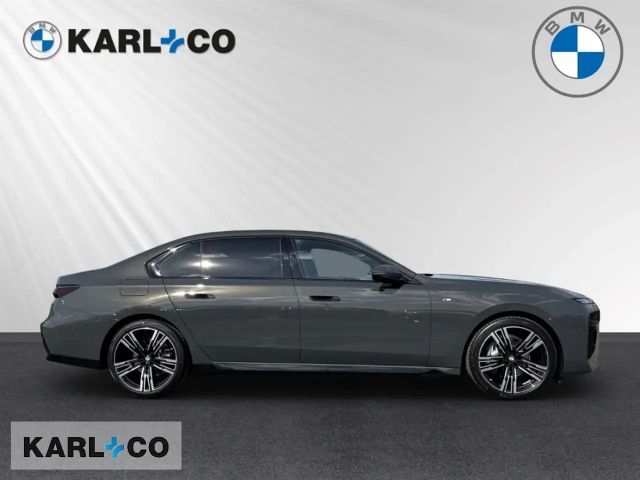 BMW 740