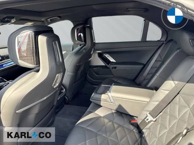 BMW 740