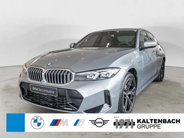 BMW 330 2025 Hybride / Benzine