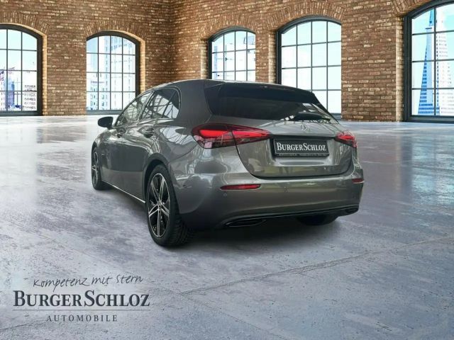 Mercedes-Benz A 220
