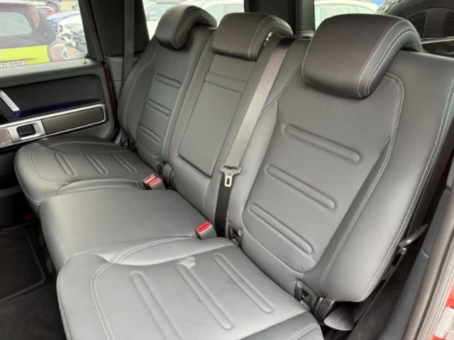 Mercedes-Benz G 500