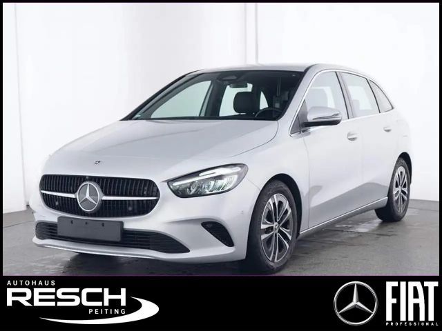 Mercedes-Benz B 200 2023 Benzine