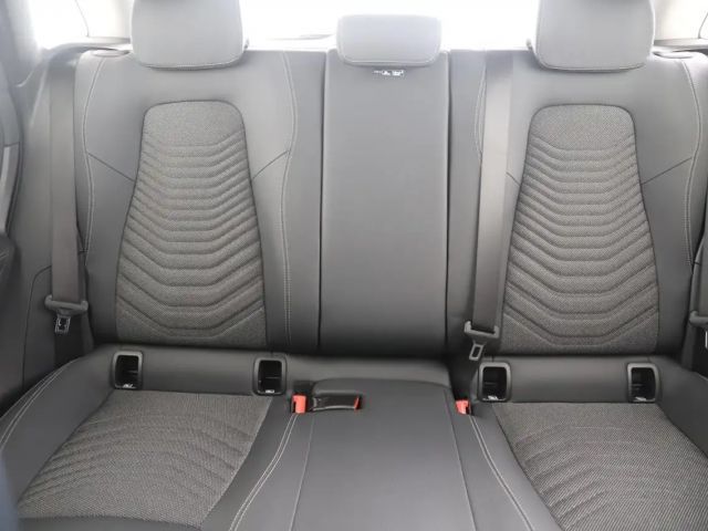 Mercedes-Benz B 220
