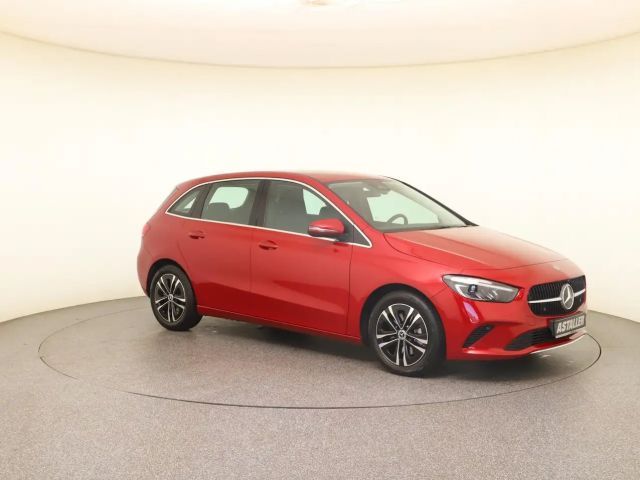 Mercedes-Benz B 220