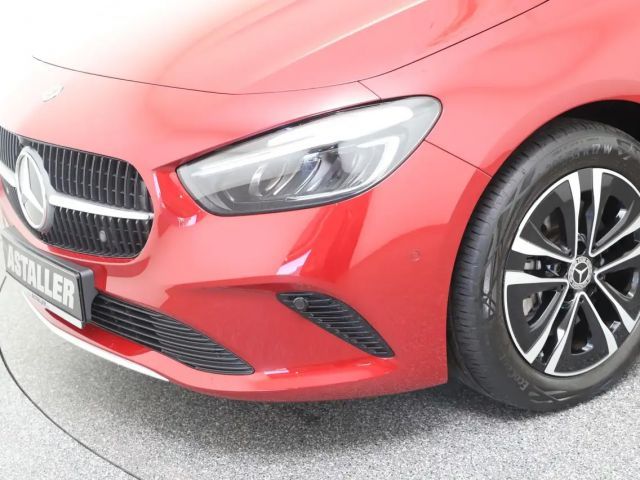 Mercedes-Benz B 220