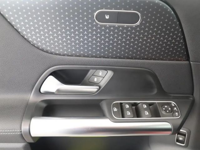 Mercedes-Benz B 220