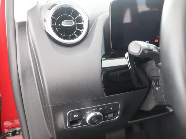 Mercedes-Benz B 220